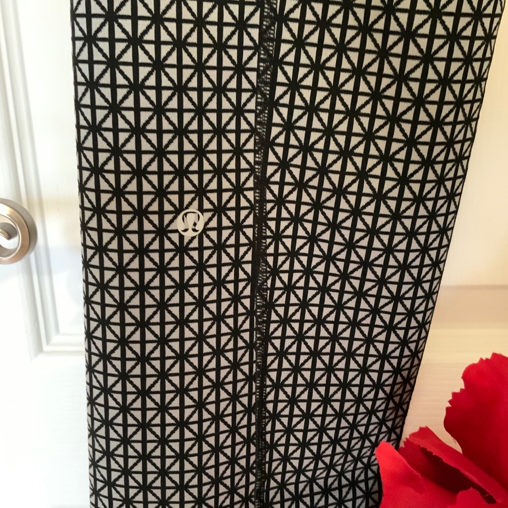Lululemon Lds Size 6 Tights EUC